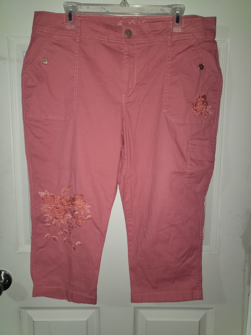 Gloria Vanderbilt Women's Pink Embroidered Capri Jeans, 14P
